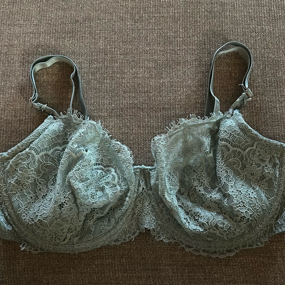 Victoria’s Secret 38DD Bra
